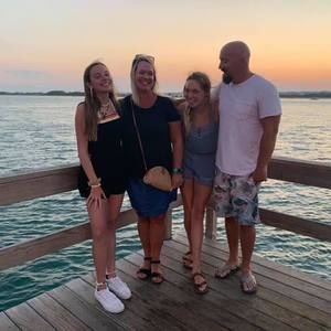 Meet your Posher, Wendy